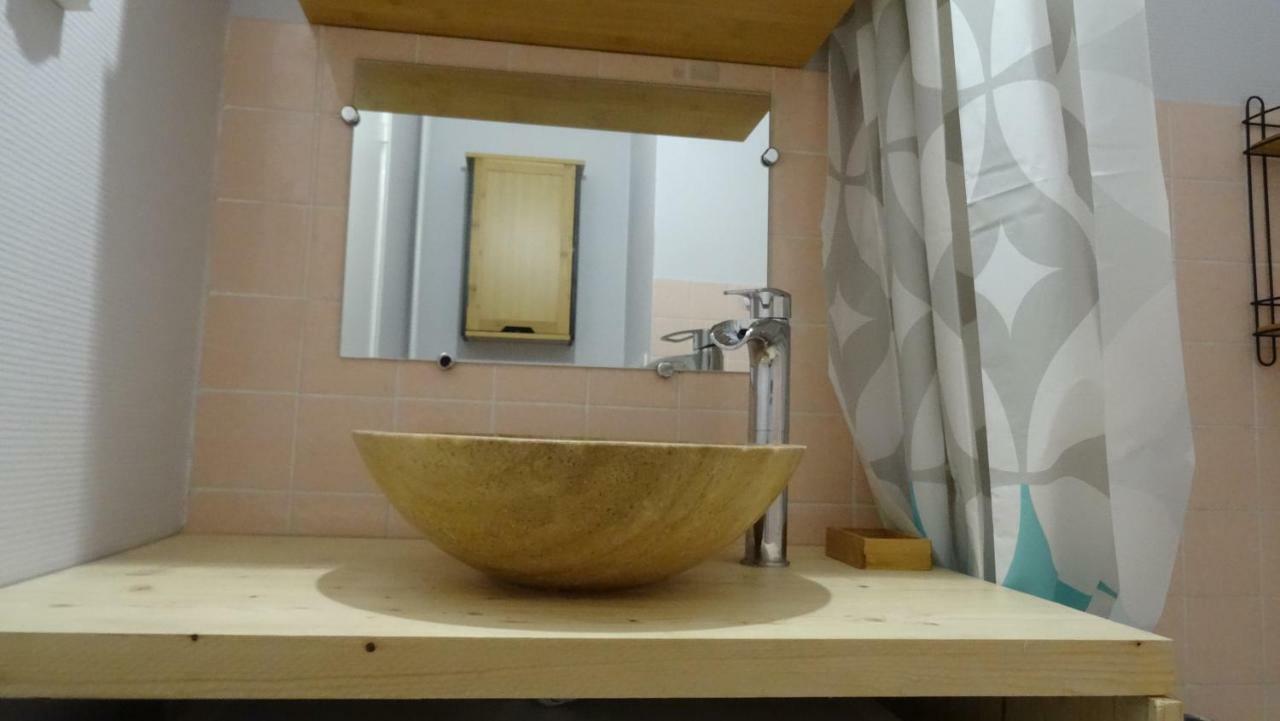 Studio Moderne Avec Jolie Vue 穆兰 外观 照片